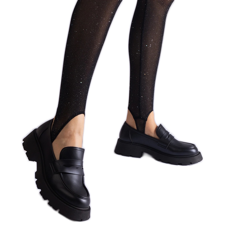 Mocassins femininos pretos em couro ecológico