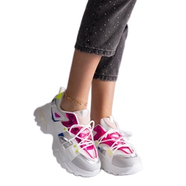 Tênis esportivos branco e rosa