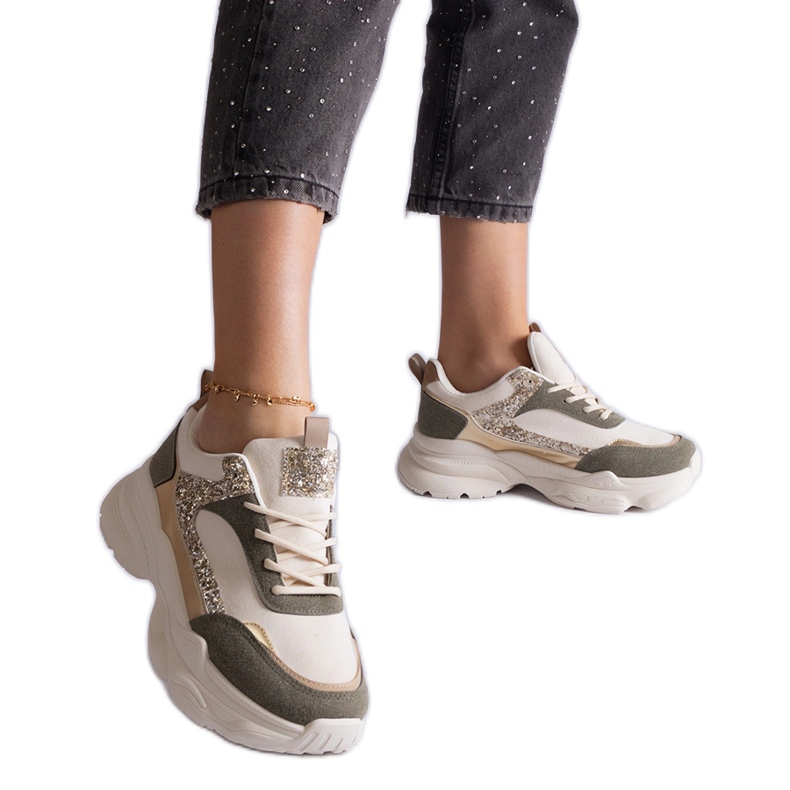 Tênis verde com detalhes em glitter