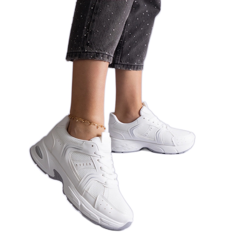 Tênis esportivo branco