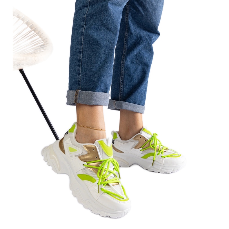 Tênis esportivo branco