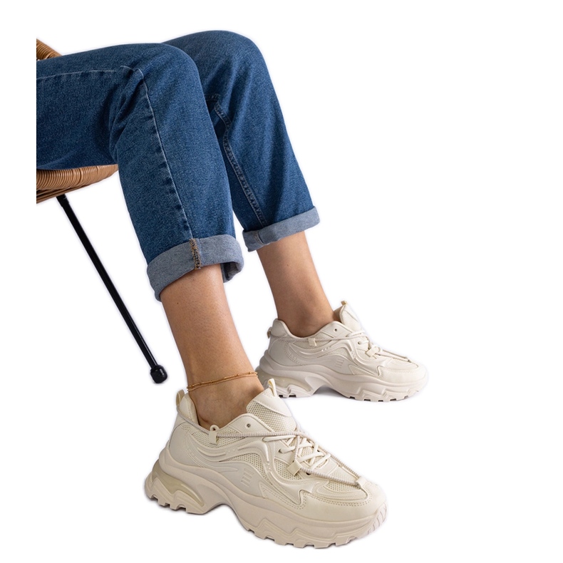 Tênis esportivos femininos bege