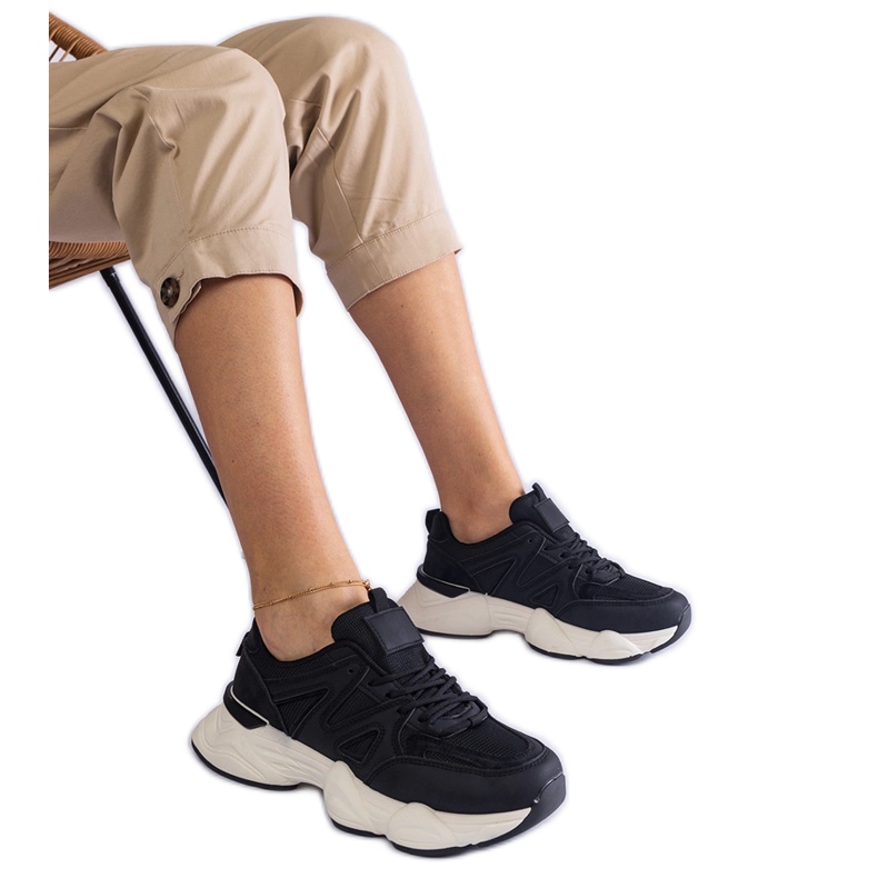 Tênis esportivos femininos negros preto