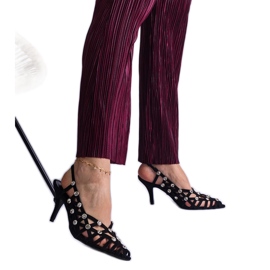 Sandálias pretas trançadas com pedras preto