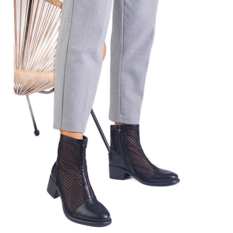 Botas de malha preta no post bege Botas de malha preta no post bege