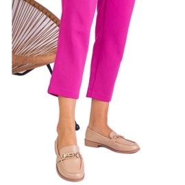 Mocas femininas bege com decoração de ouro e zircões