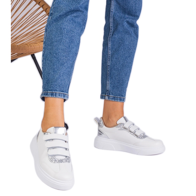 Tênis brancos e prateados femininos para velcro decorados com glitter