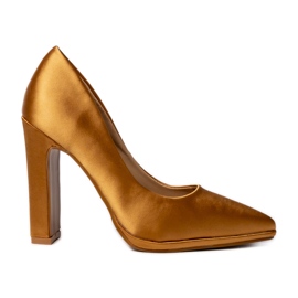 Bombas de camelo de lavana feminina Bombas de camelo de lavana feminina