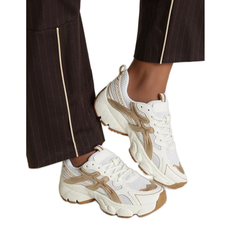 Tênis bege femininos