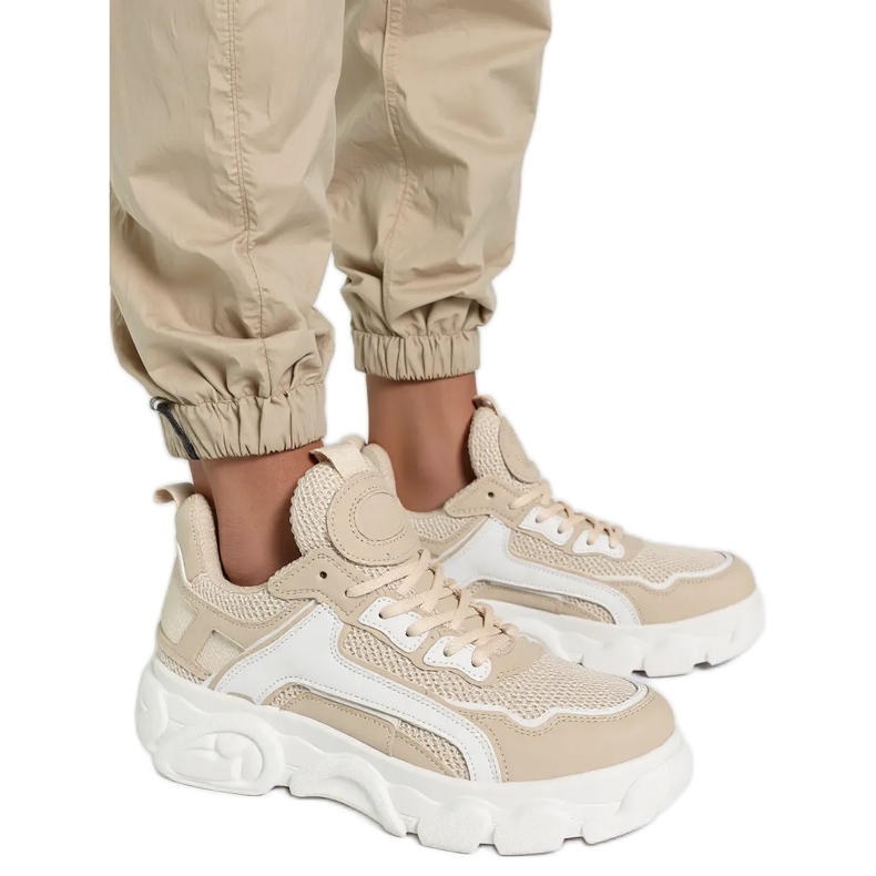 Tênis bege da H&amp;D