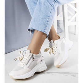 D/GMR Tênis de salto bege Stacey.