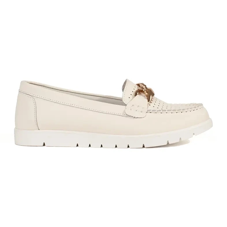 Goodin Mocas bege leves de couro com uma corrente na plataforma