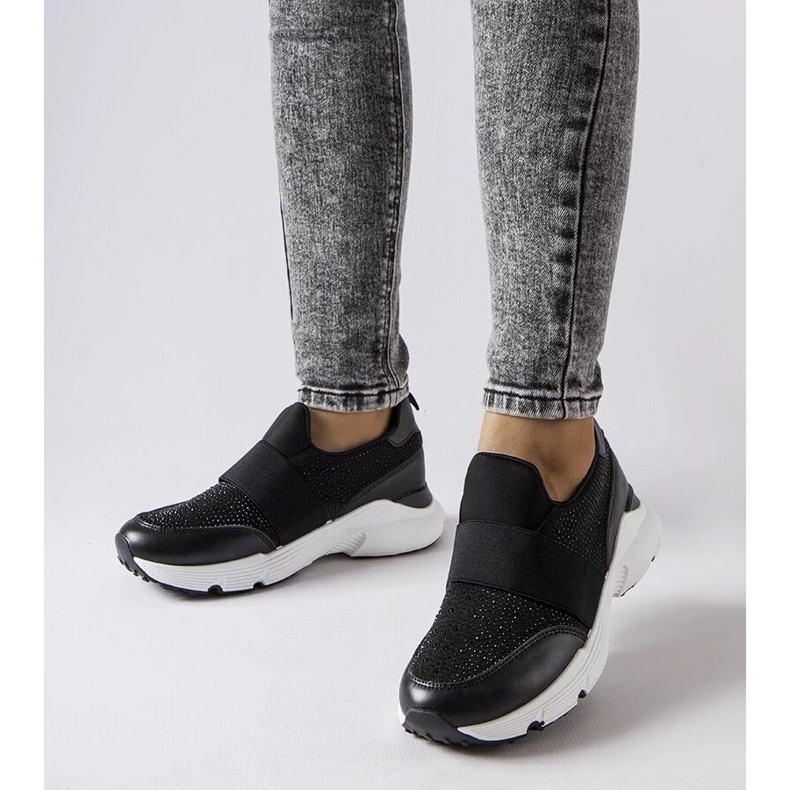 D/GMR Tênis preto com strass da Algiso D/GMR Tênis preto com strass da Algiso