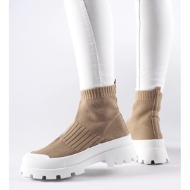 D/GMR Tênis marrom com parte superior flexível Varden