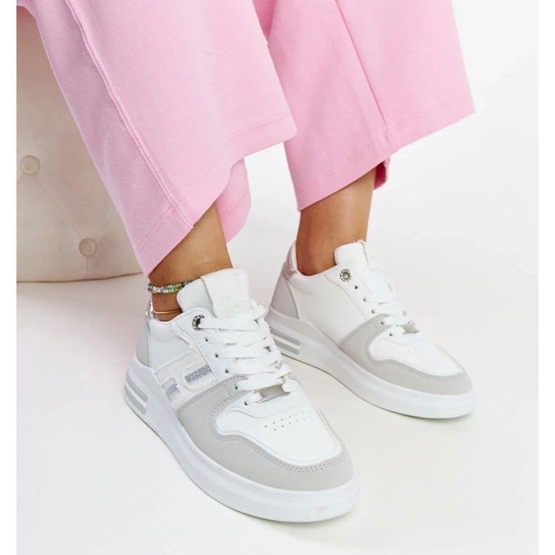 D/GMR Tênis branco e cinza na plataforma Negisti