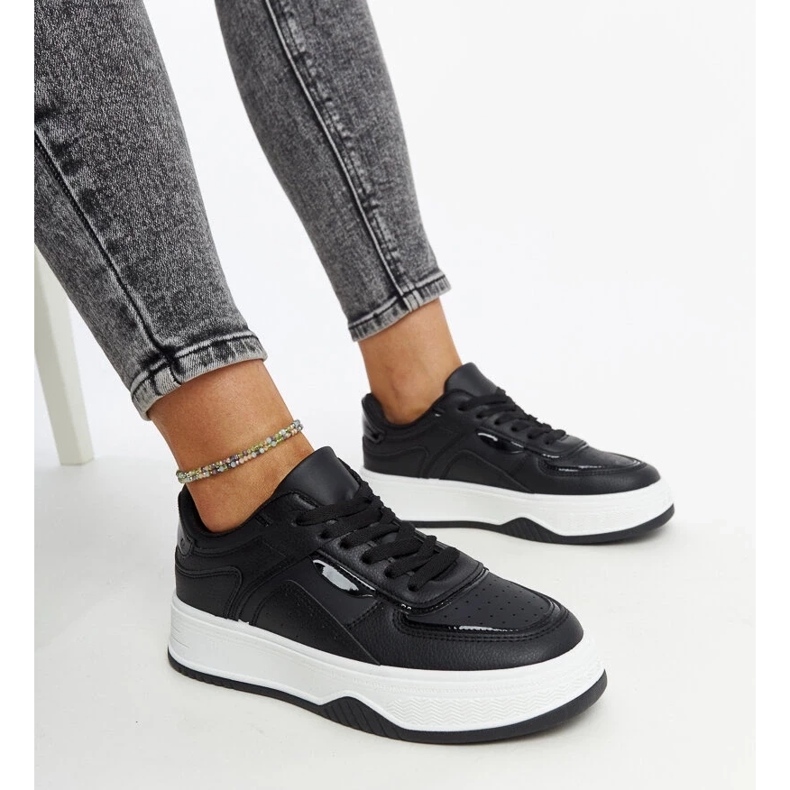 D/GMR Tênis preto com sola Intis mais grossa D/GMR Tênis preto com sola Intis mais grossa