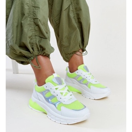 Tênis branco e amarelo com sola grossa Matea