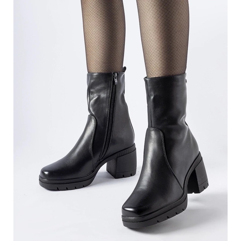 D/CEO Botins com isolamento preto da Agordino