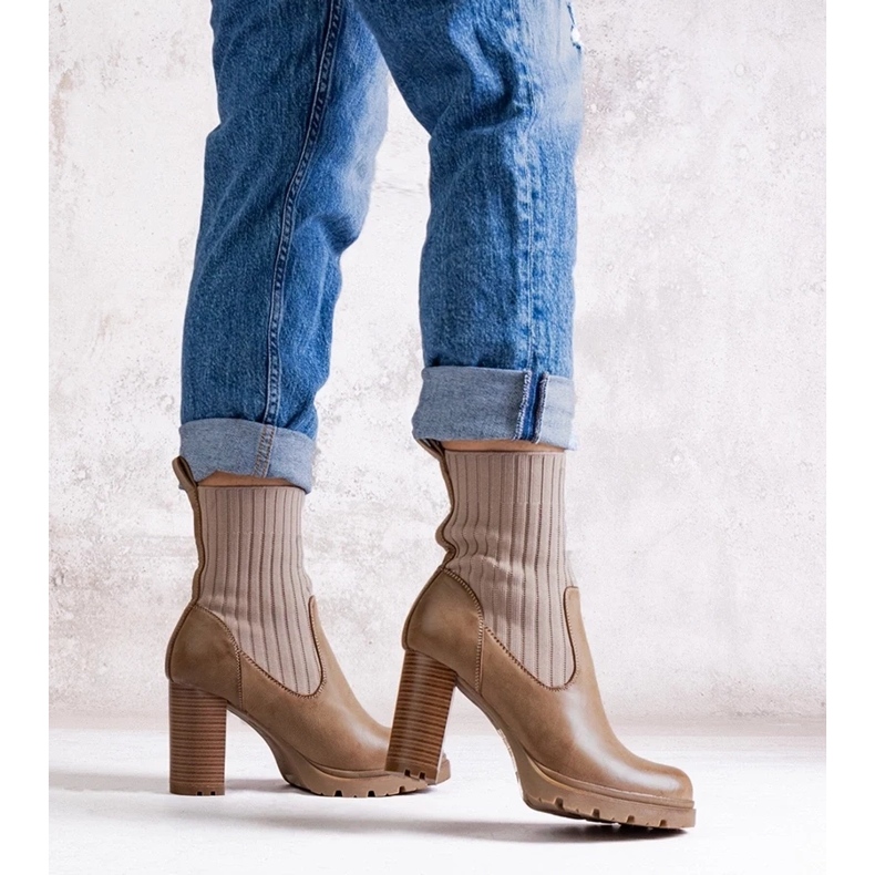 D/CEO Botins bege escuro feitos de couro ecológico Asera