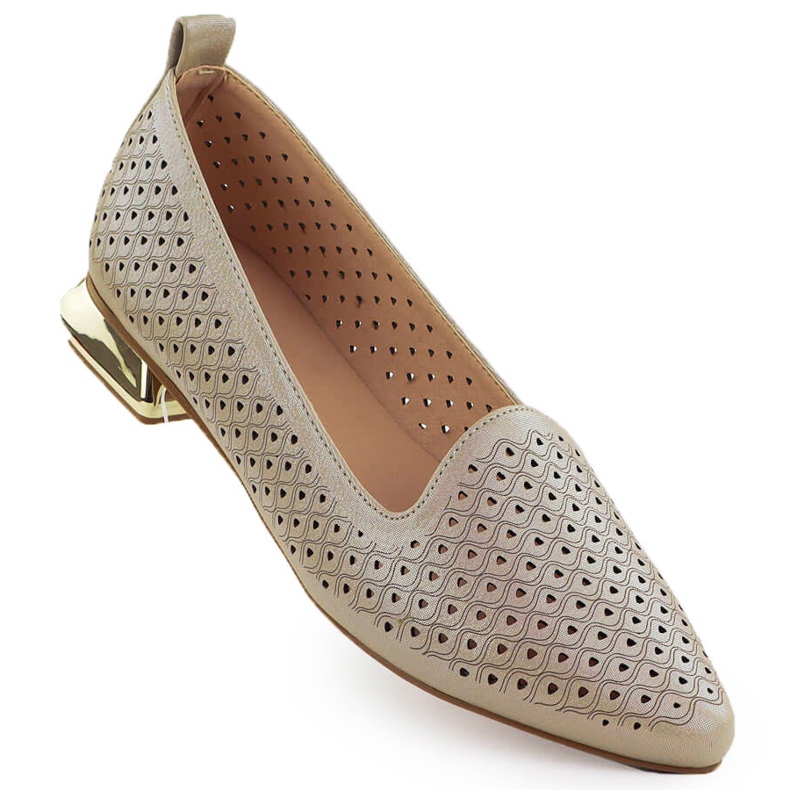 Sapatos femininos em um calcanhar decorativo Openwork bege potocki sz12574