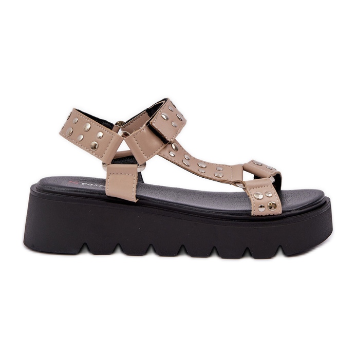 Sandálias decoradas na plataforma bege