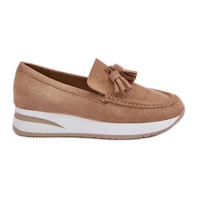 Mocassins em uma delicada cunha ecológica, camurça bege