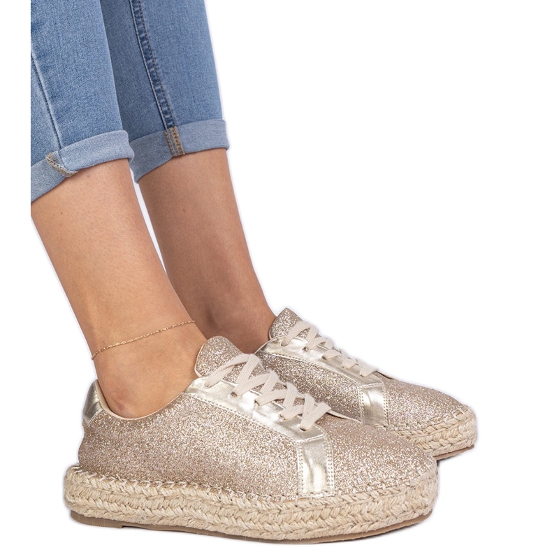 Alpargelas femininas douradas decoradas com glitter dourado