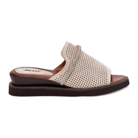 Jezzi Fuas femininas com uma alça bege decorativa Jezzi Fuas femininas com uma alça bege decorativa