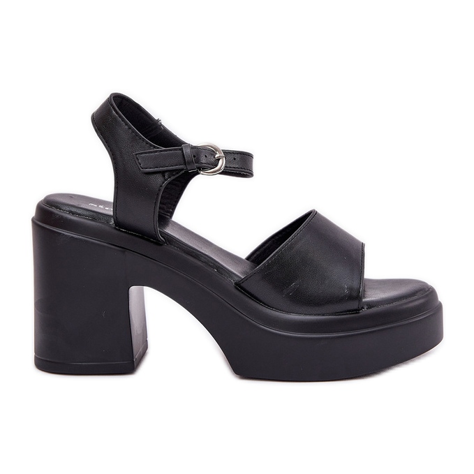 Sandálias femininas em um post enorme e plataforma com couro ecológico preto