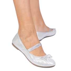 Silver Women's Ballerinas com um arco em uma faixa elástica prata Silver Women's Ballerinas com um arco em uma faixa elástica prata