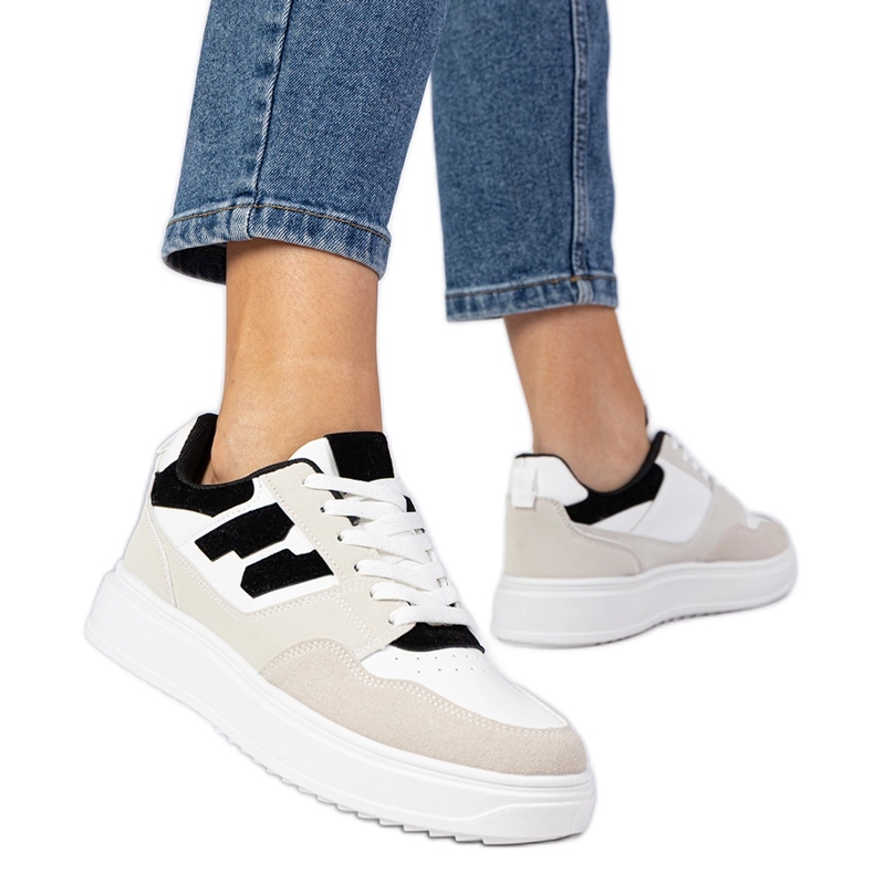 Tênis de tênis brancos e brancos femininos