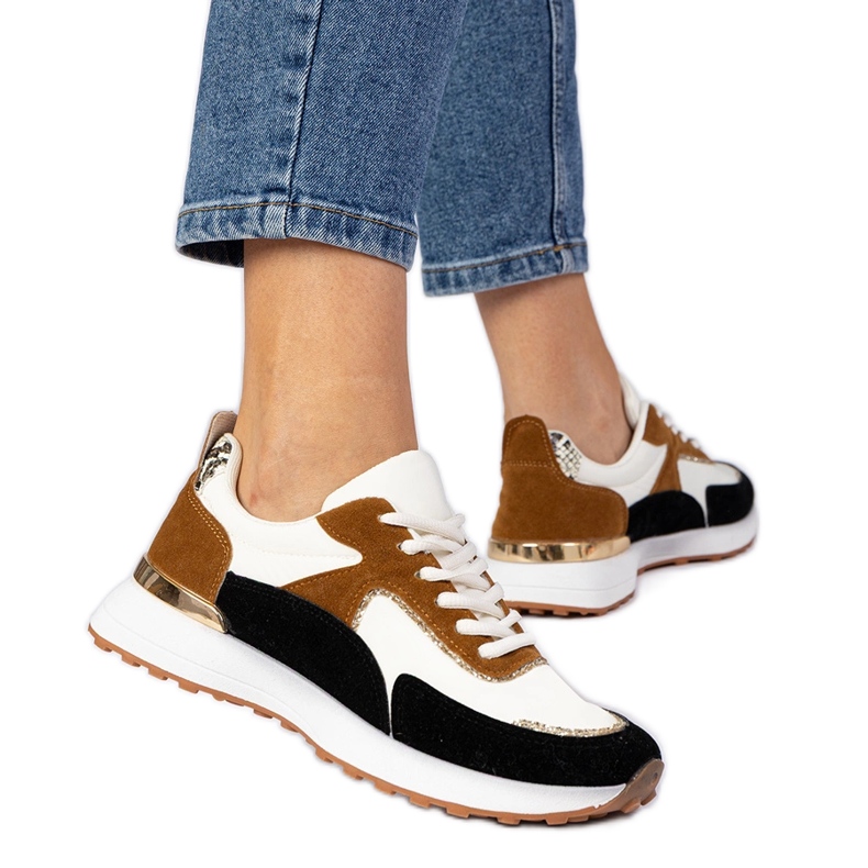 Tênis brancos e brancos femininos com glitter