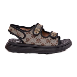 Sandálias materiais padronizadas das mulheres com detalhes dourados bege-preto Sandálias materiais padronizadas das mulheres com detalhes dourados bege-preto