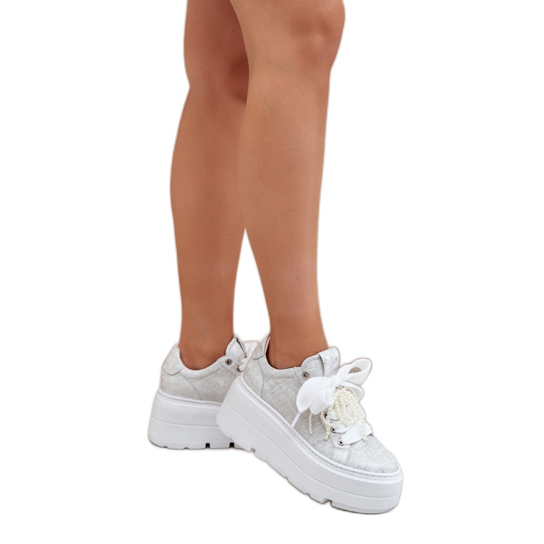 Tênis de couro na plataforma de prata Chebello 4658