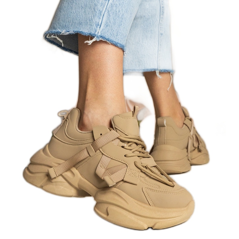 Tênis esportivos enormes femininos marrons castanho