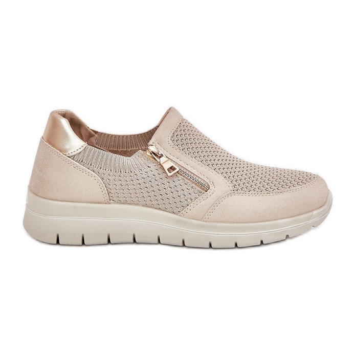 Sapatos femininos na plataforma com castelo de ouro dourado Sapatos femininos na plataforma com castelo de ouro dourado