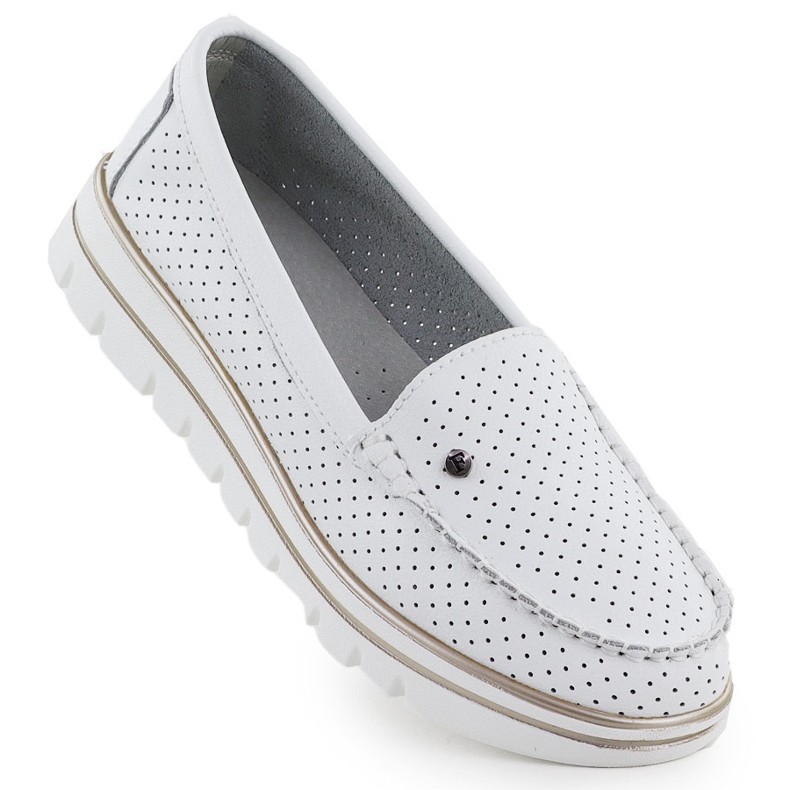 Aberto dos mocassins de couro na plataforma branca Filippo DP7006 branco