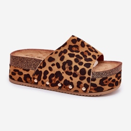 Flips femininos em uma enorme plataforma eco camurça leopard estampa marrom