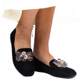 Mocas pretos decorados com cristais