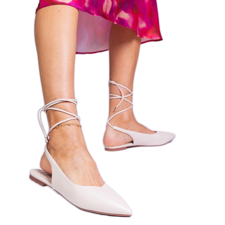 Saltos lisos bege feitos de eco -flechath