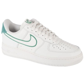 Nike Air Force 1 07 LV8 FN8349-100 Sapatos branco