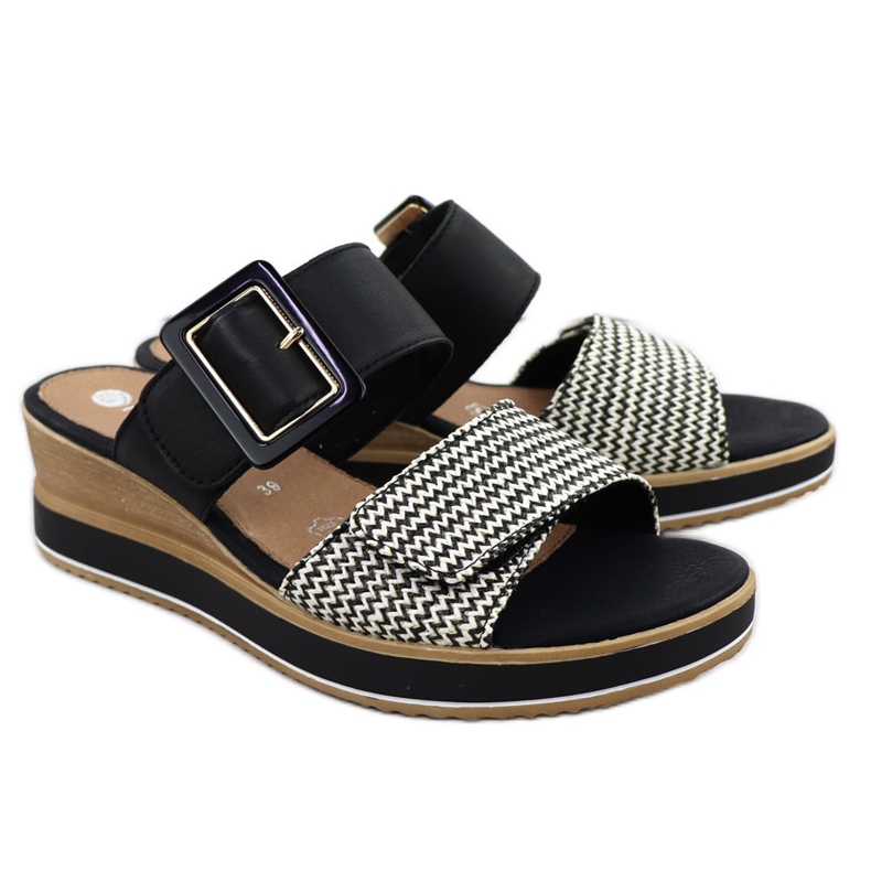 Cunhas de couro feminino nas cunhas pretas Remonte D6463-03 preto