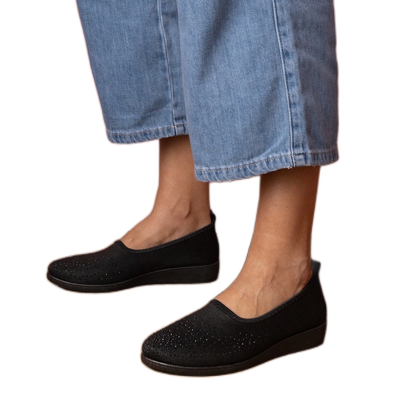 Tênis de mulheres negras com zircões preto