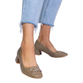 Bombas verdes com saltos baixos com zircões Bombas verdes com saltos baixos com zircões