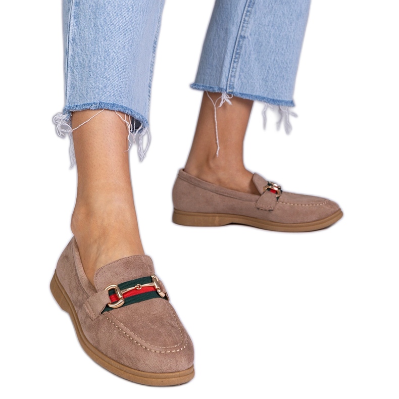 Mocas marrons de Ekozamsz com uma decoração de ouro castanho Mocas marrons de Ekozamsz com uma decoração de ouro castanho