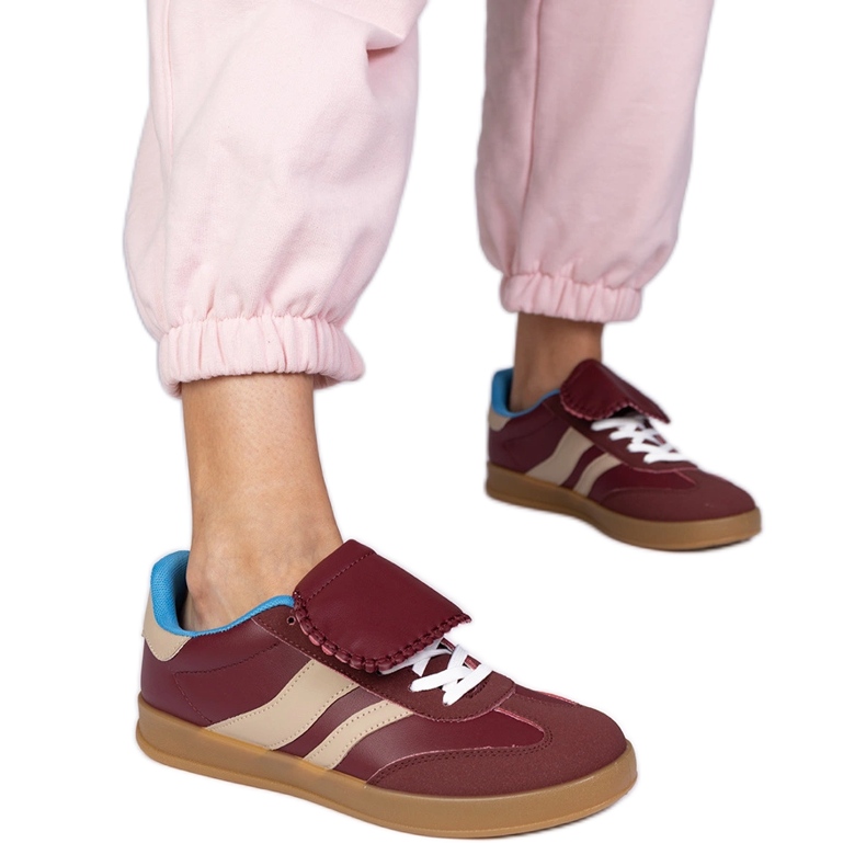 Tênis de tênis da Borgonha vermelho