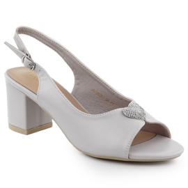 Sandálias femininas no poste com um coração decorativo cinza Vinceza 20262 Sandálias femininas no poste com um coração decorativo cinza Vinceza 20262