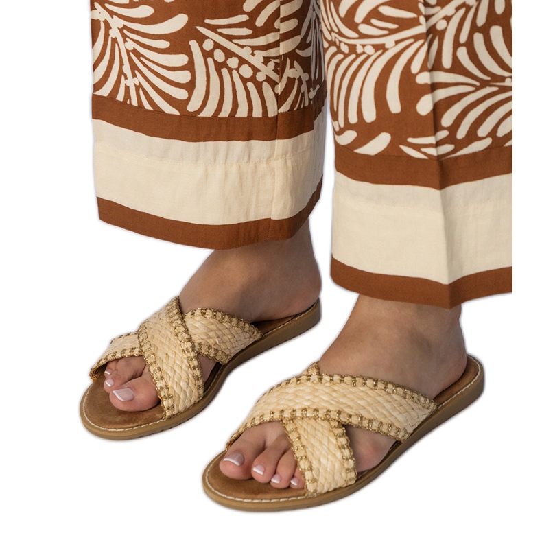 Chinelos femininos bege femininos