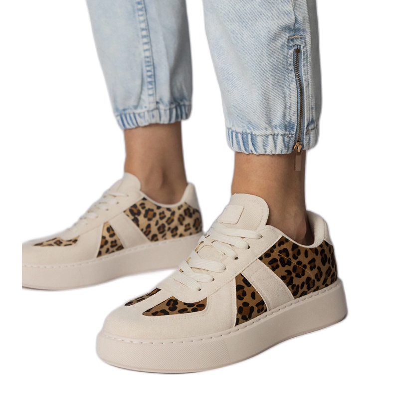 Tênis femininos bege-pardo