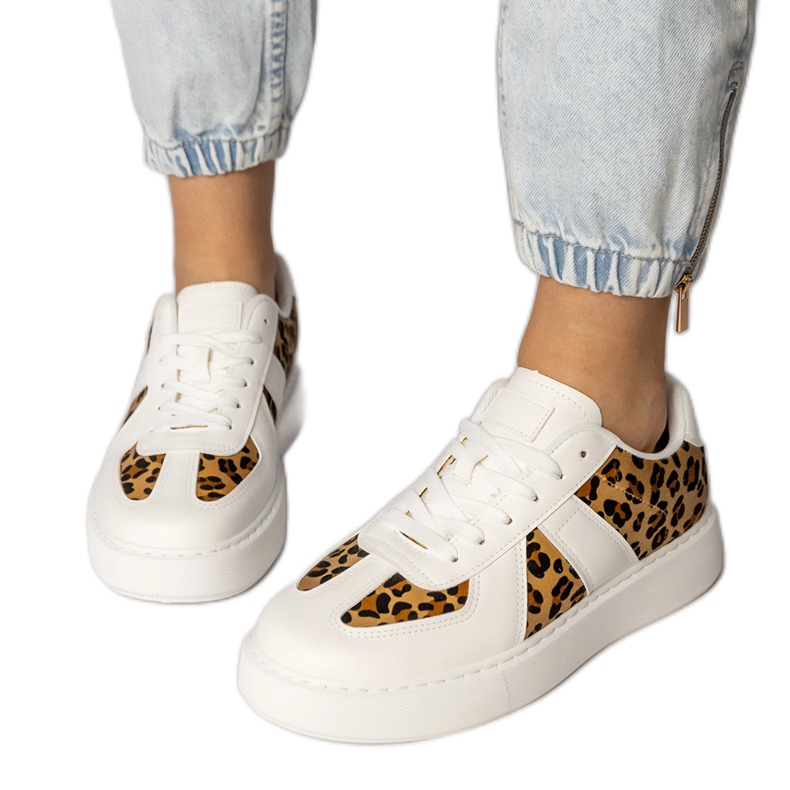 Tênis de calçados brancos femininos